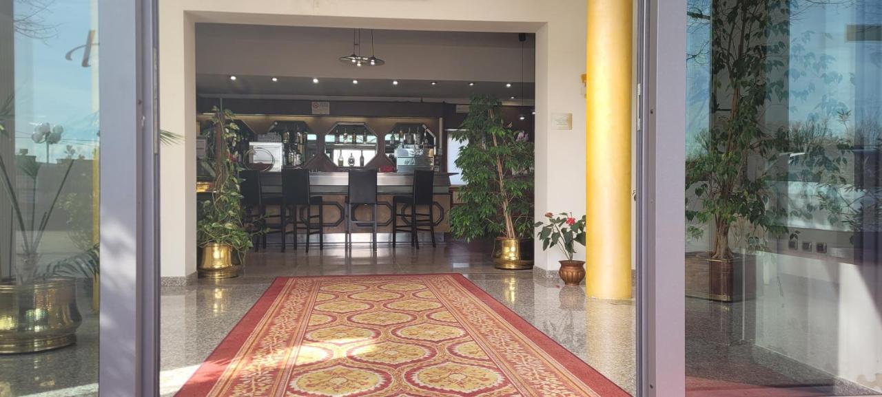 Paradiso Hotel Altedo