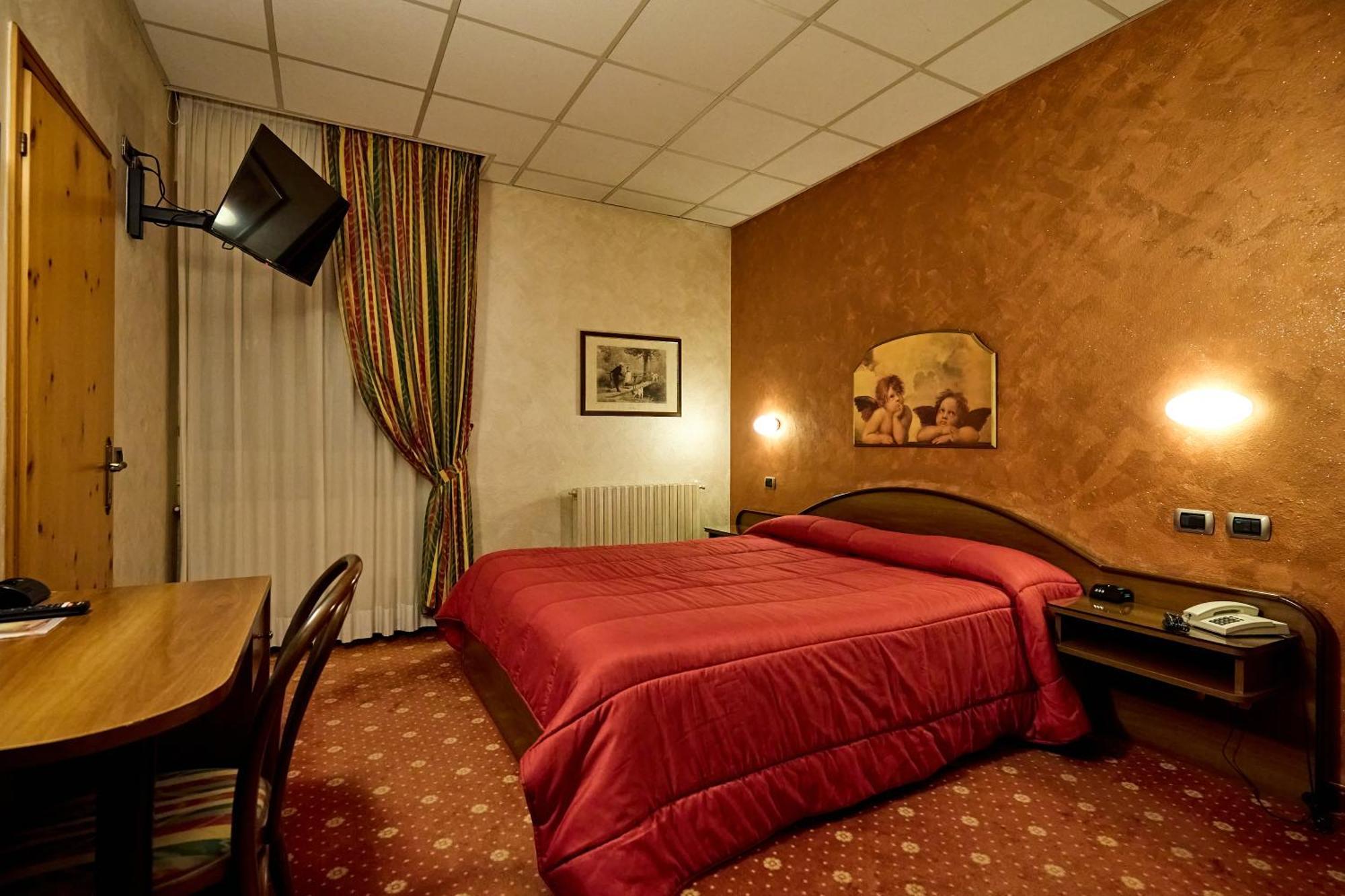 Hotel Paradiso 3*