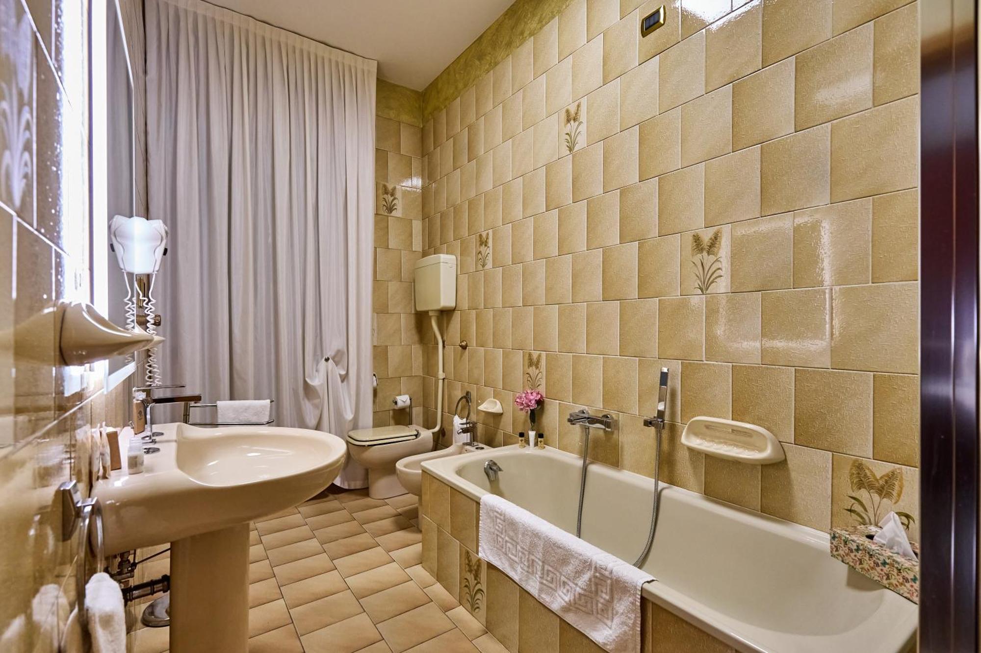 Paradiso Hotel Altedo
