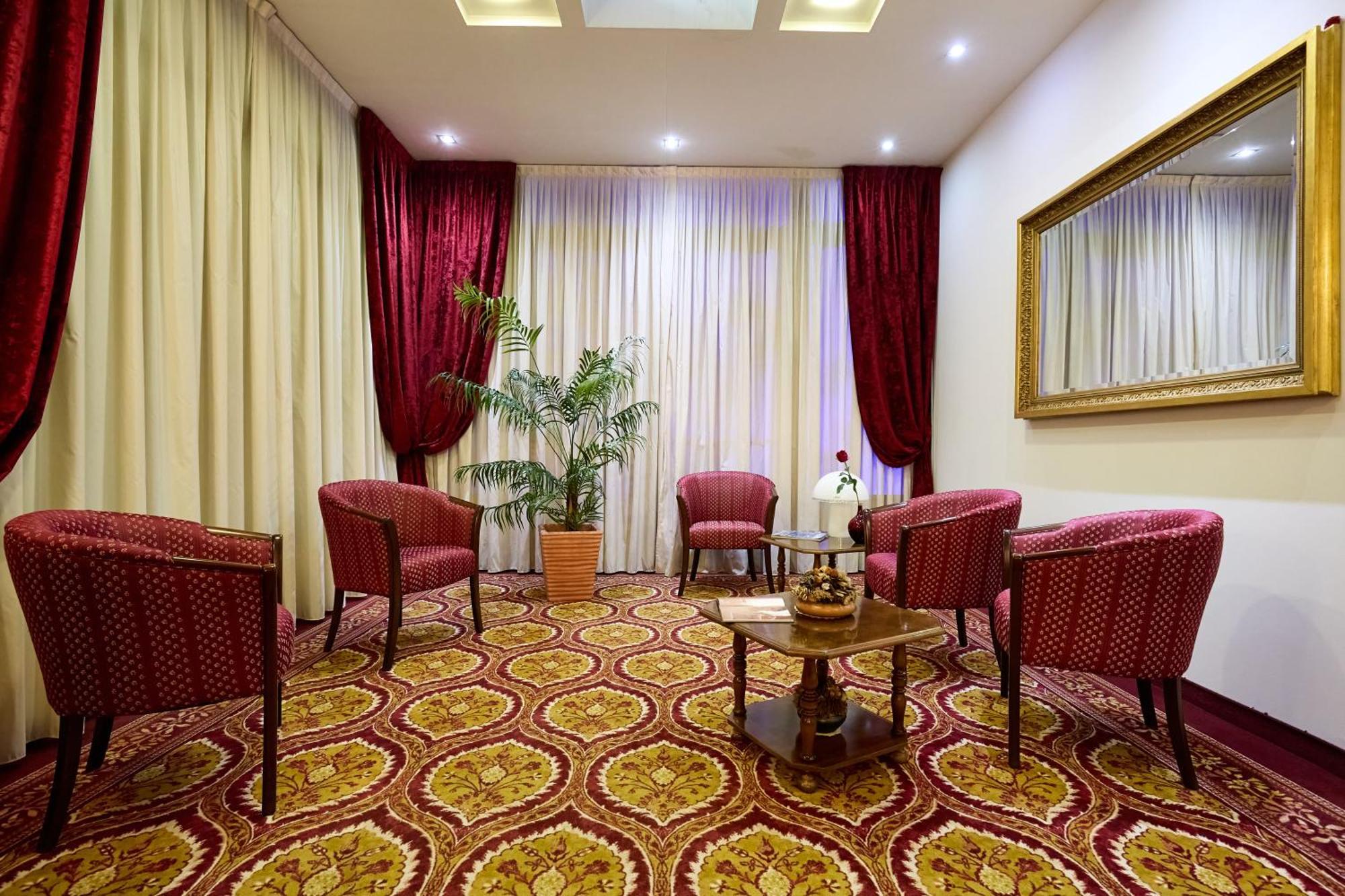 Paradiso Hotel Altedo