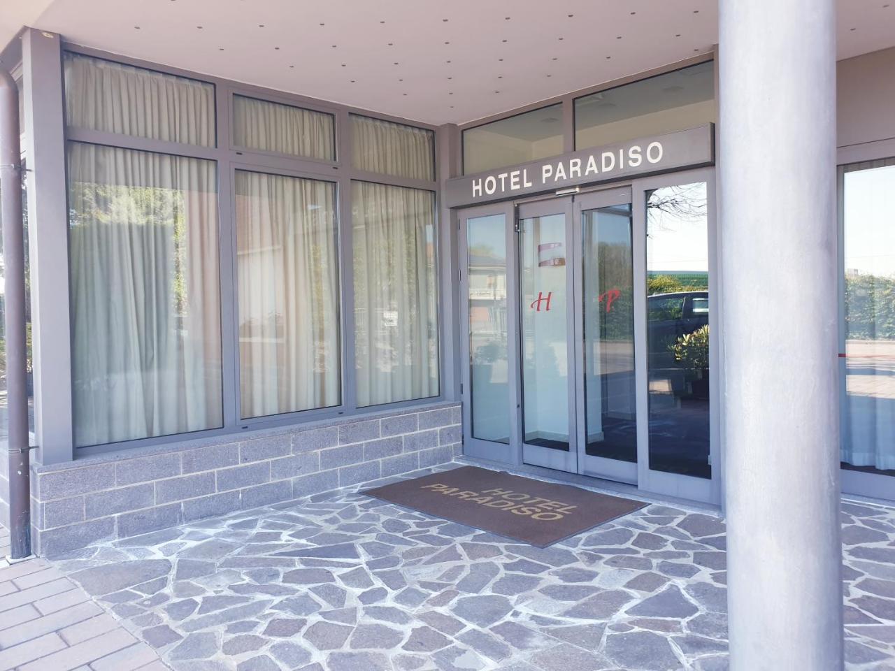 Paradiso Hotel 3*