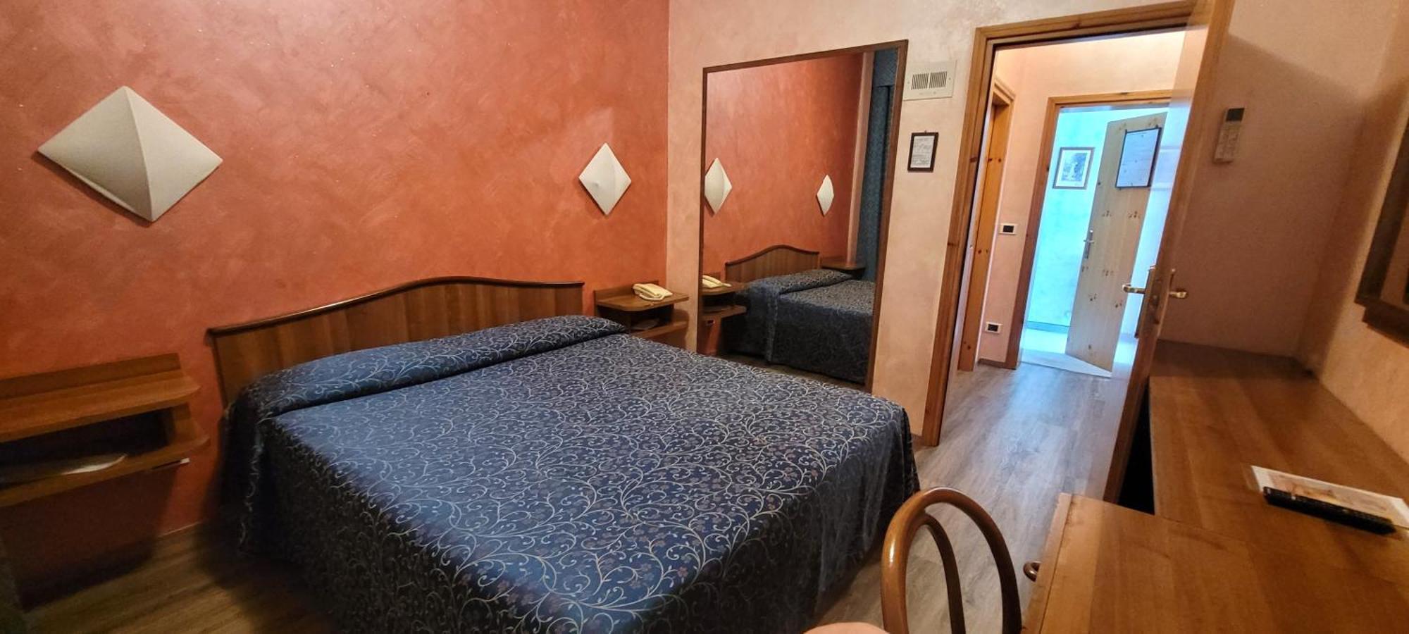 Paradiso Hotel 3*